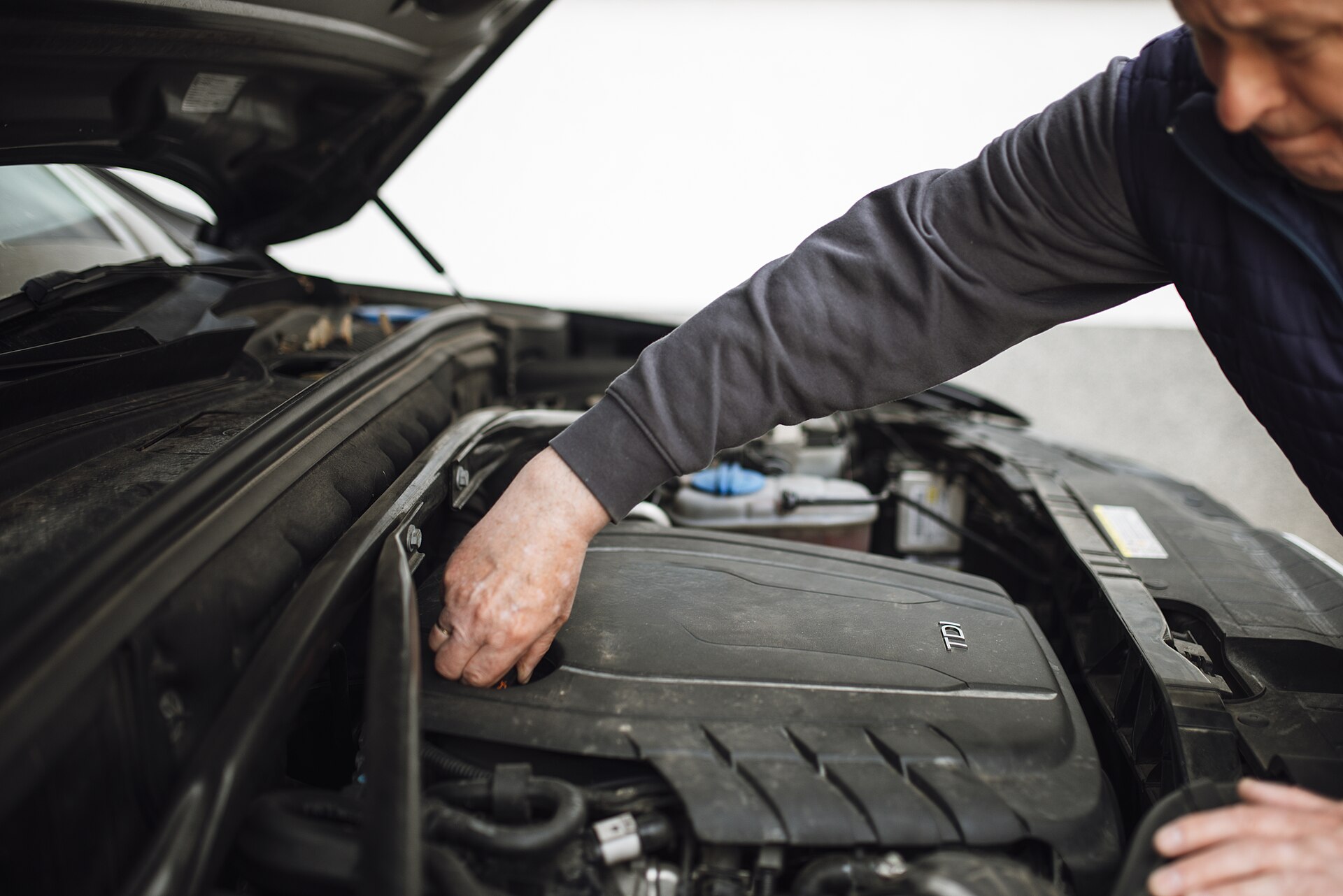 Timing Chain vs. Timing Belt on Used Cars: Risk, Invoice Evidence, and Walk-Away Rules