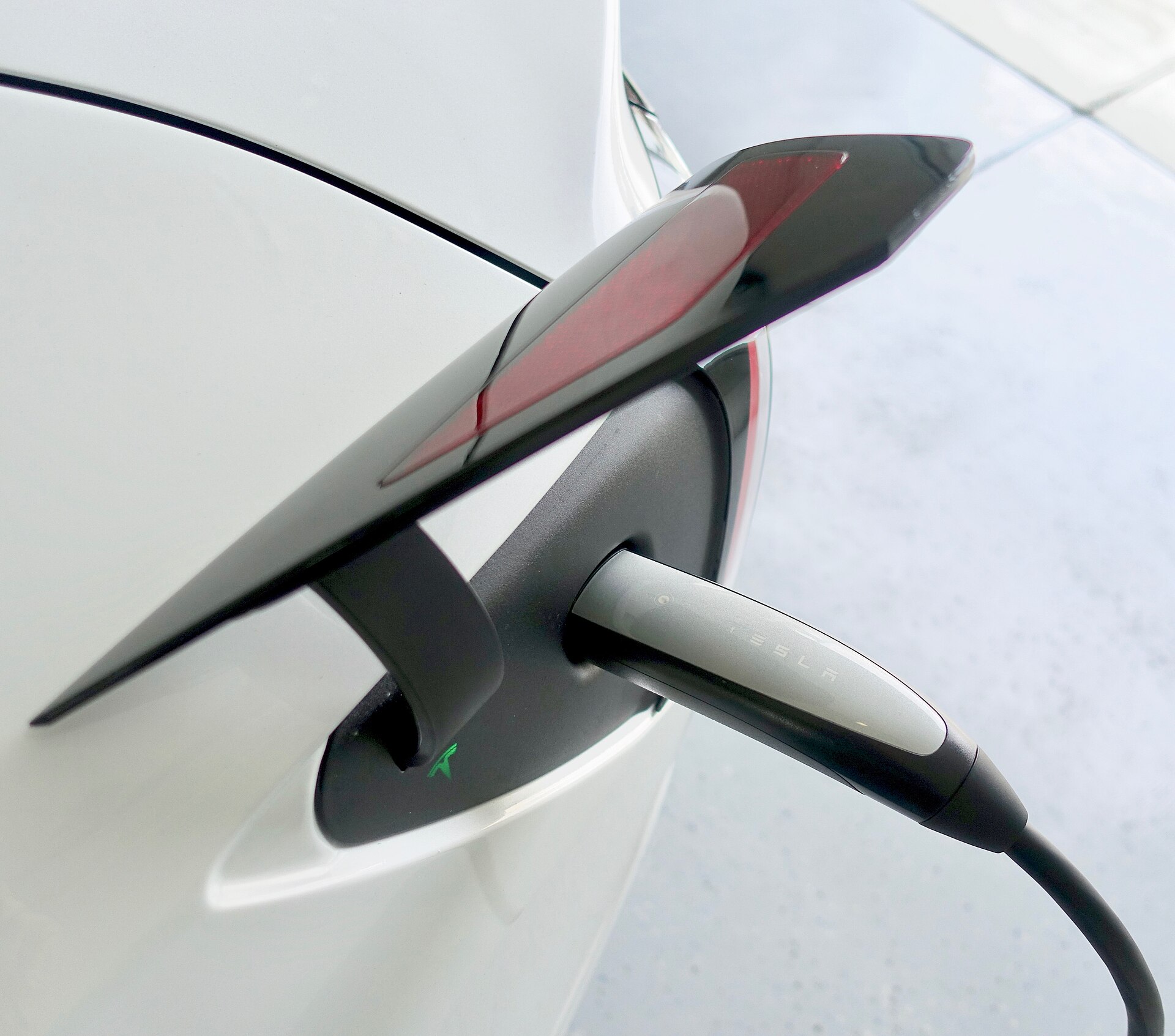 Used EV Battery Health and Residual Cliffs: Valuing a 5-to-8-Year-Old Model 3 or Chevy Bolt
