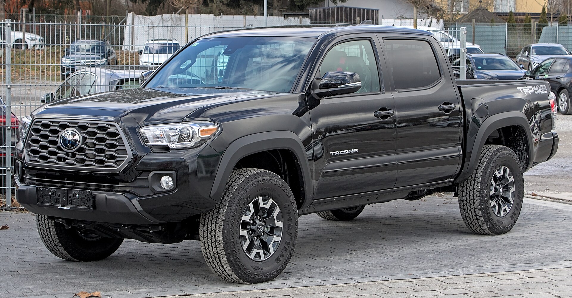 Toyota Tacoma vs Chevrolet Colorado: Midsize Truck Face-Off for Used Buyers