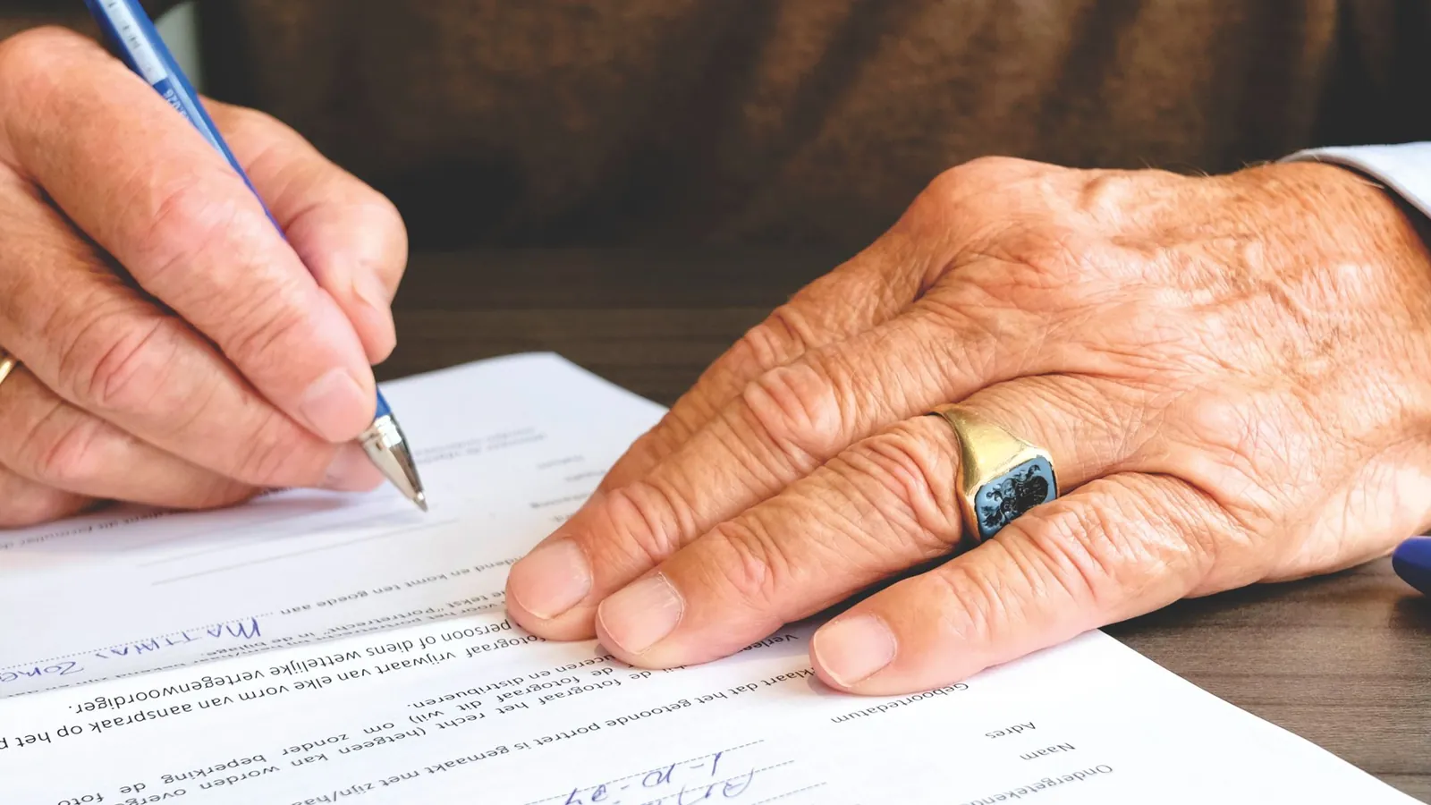 One in Four New-Car Loans Now Runs 84 Months. The Payment Looks Fine. The Math Doesn't
